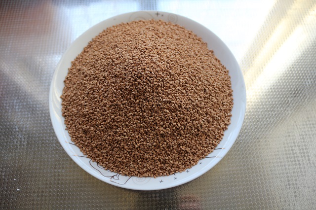 果殼濾料在油污廢水處理中發揮著不可替代的作用